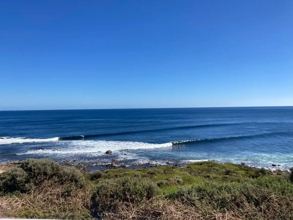Lefthanders surf break in Margaret River region taken from secret running trail.